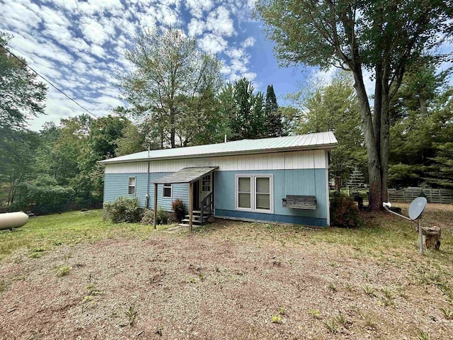 5285 Rose St, Gladwin, MI 48624 - photo 2