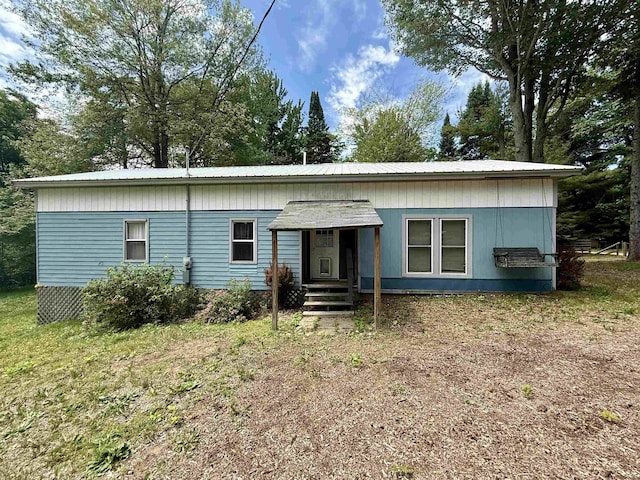 5285 Rose St, Gladwin, MI 48624 - photo 3
