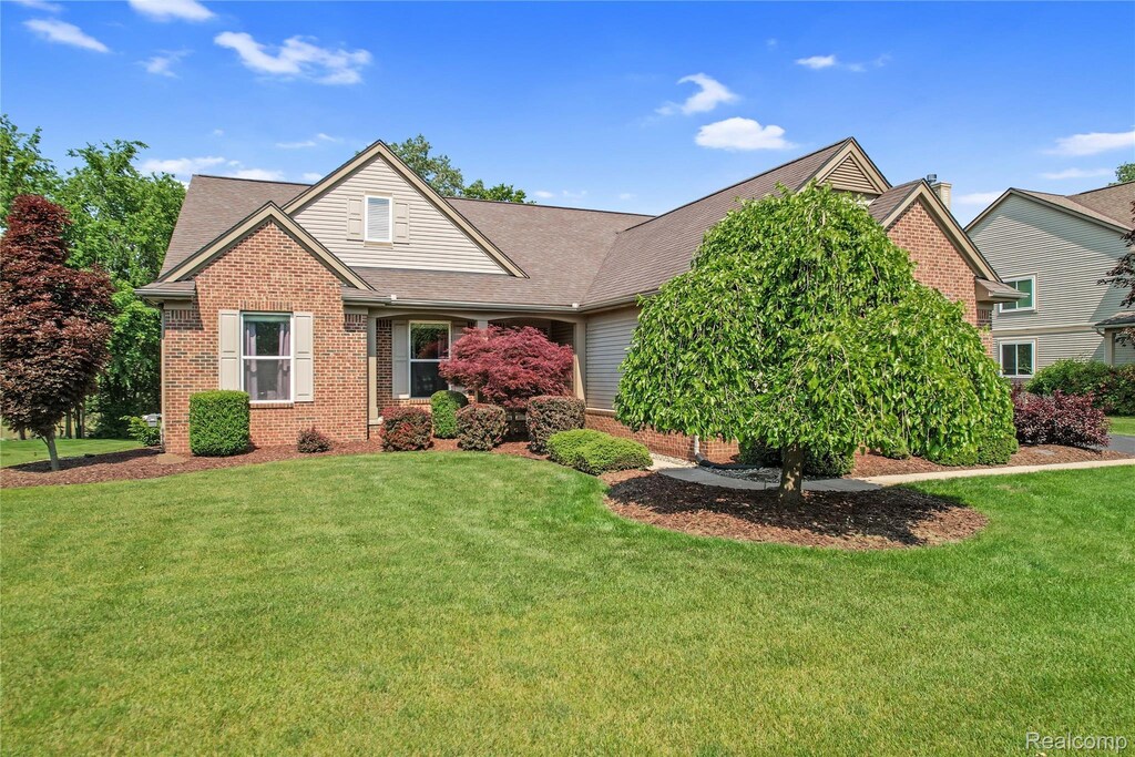 1267 Chemung Forest Dr, Howell, MI 48843 - photo 1