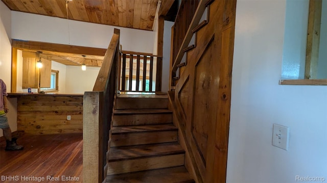 909 S Michigan Ave, Howell, MI 48843 - photo 11