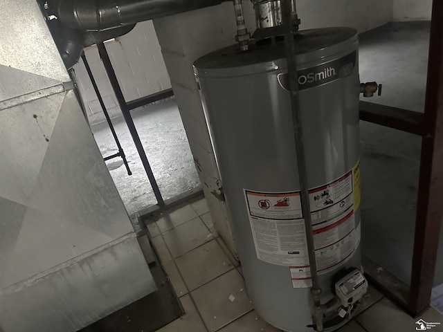 5369 Weddell St, Dearborn Heights, MI 48125 - utility room featuring water heater