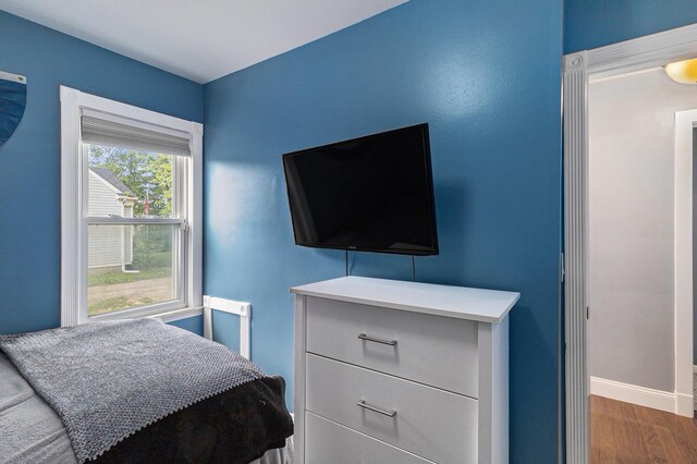10351 Endicott St, Michigan, MI 48111 - bedroom featuring dark wood-style floors and baseboards
