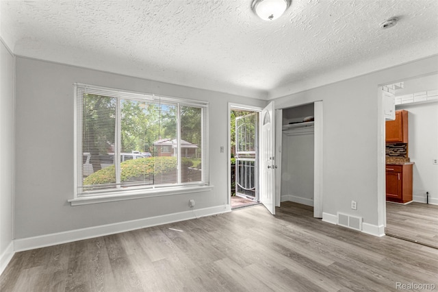30030 Glenwood St, Dearborn Heights, MI 48141 - photo 4