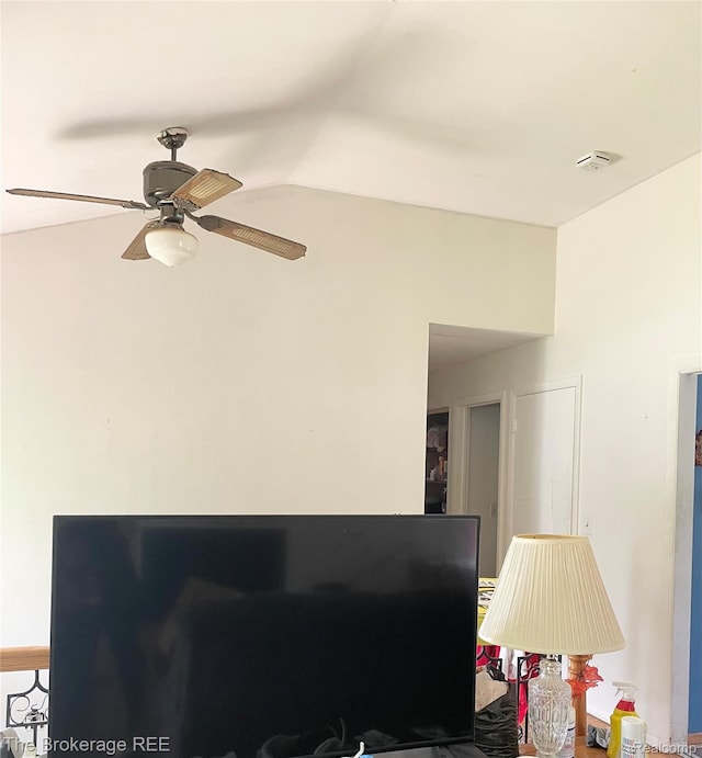 1934 Rockcreek Ln, Flint, MI 48507 - detailed view of ceiling fan and a smoke detector