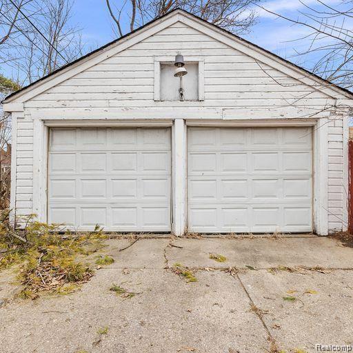 19405 Pierson St, Detroit, MI 48219 - view of detached garage