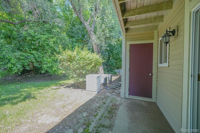 1676 Clemens Cir, Rochester Hills, MI 48307 - photo 11