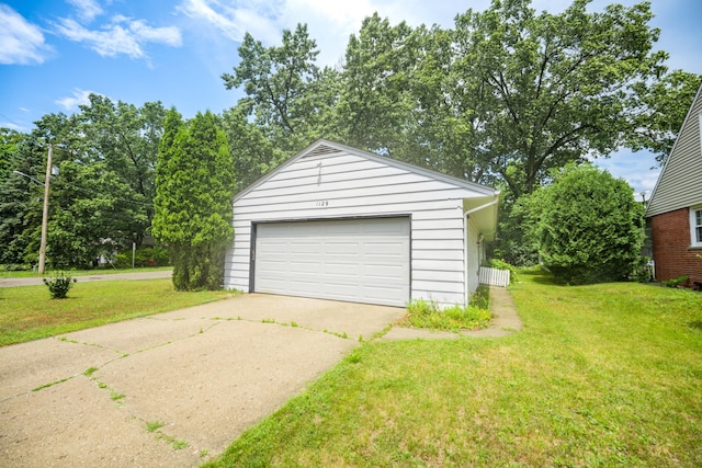1129 Par 4 Cir, Kalamazoo, MI 49008 - view of garage