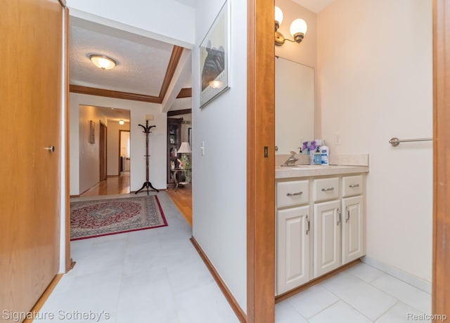 25759 Hunt Club Blvd, Farmington, MI 48335 - corridor featuring crown molding and a textured ceiling