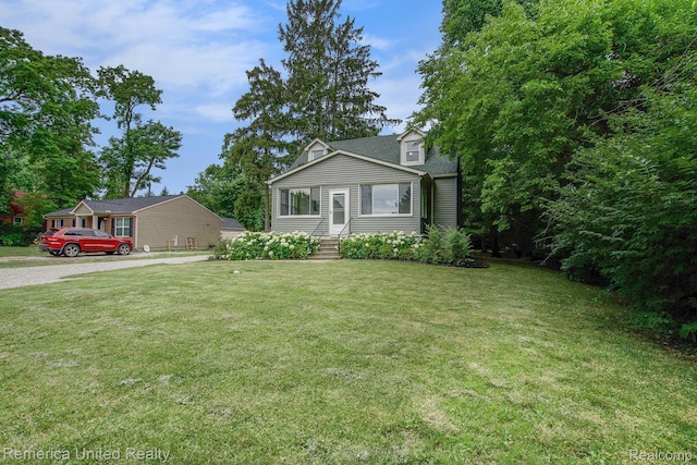9309 Newburgh Rd, Livonia, MI 48150 - view of front of property with a front yard