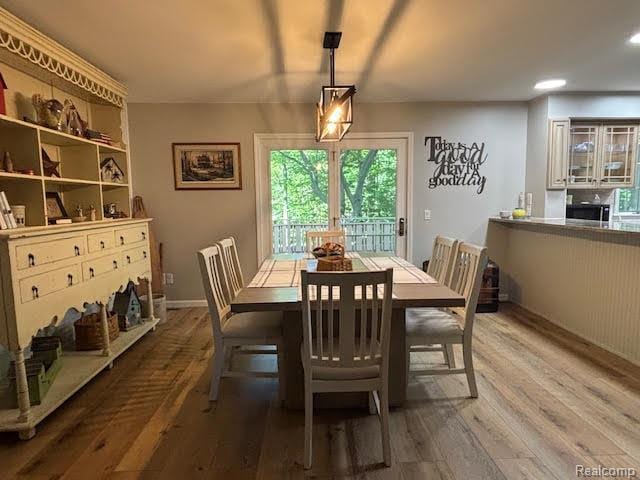 171 Golfview Dr, Caro, MI 48723 - dining room with wood finished floors and recessed lighting
