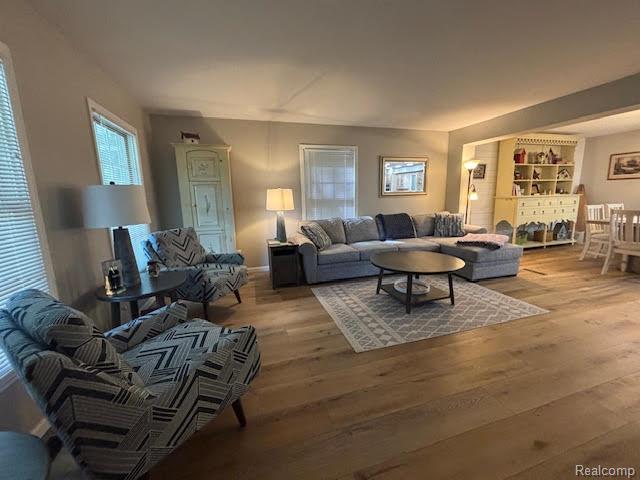 171 Golfview Dr, Caro, MI 48723 - living room featuring light wood-style flooring