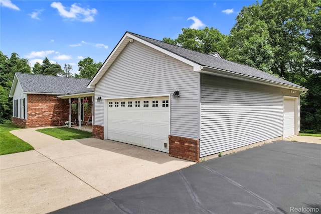 9587 Harmon Ln, South Lyon, MI 48178 - photo 3