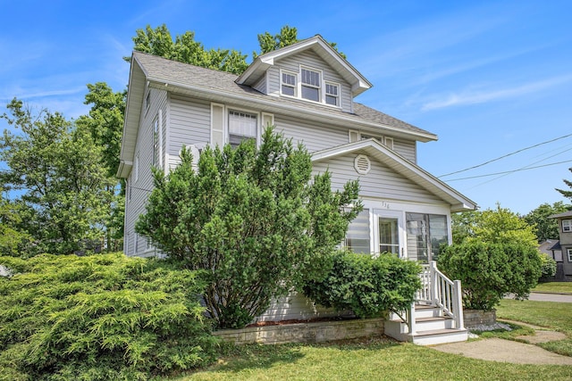736 Glenwood Ave, Jackson, MI 49203 - view of front of home with roof with shingles