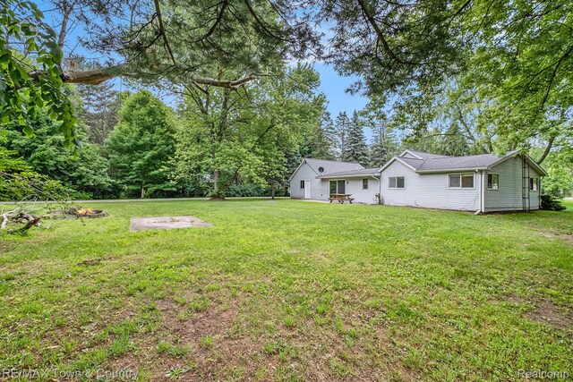 8476 W Coldwater Rd, Flushing, MI 48433 - photo 16