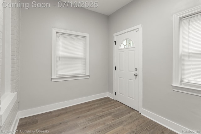 4115 Montgomery St, Detroit, MI 48204 - foyer featuring wood finished floors and baseboards