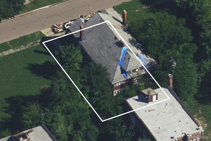 377 Tuxedo St, Highland Park, MI 48206 - photo 2
