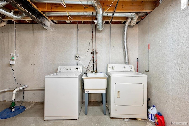 366 Marshall St, Ferndale, MI 48220 - laundry area featuring separate washer and dryer
