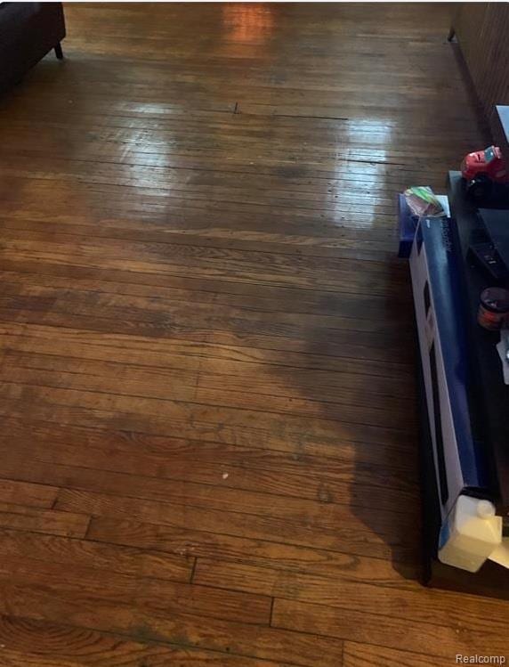 15100 Lesure St, Detroit, MI 48227 - detailed view of wood finished floors