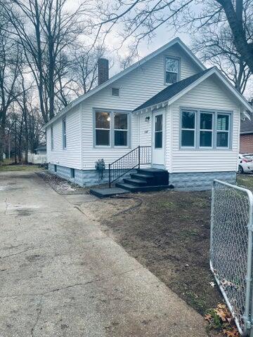1067 Ducey Ave, Muskegon, MI 49442 - photo 1