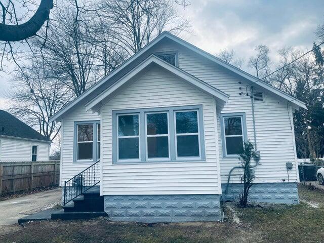 1067 Ducey Ave, Muskegon, MI 49442 - photo 2