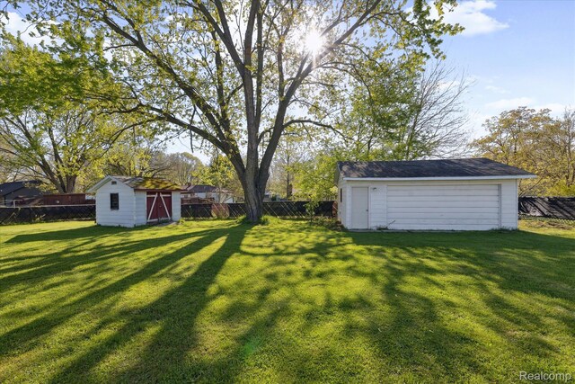 4421 Lawnwood Ln, Burton, MI 48529 - photo 27