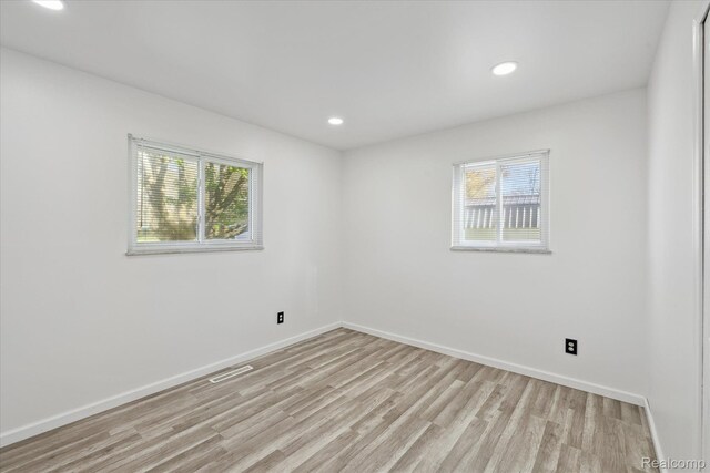 4421 Lawnwood Ln, Burton, MI 48529 - photo 18