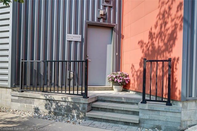 293 N 2nd St Unit 106, Brighton, MI 48116 - entrance to property