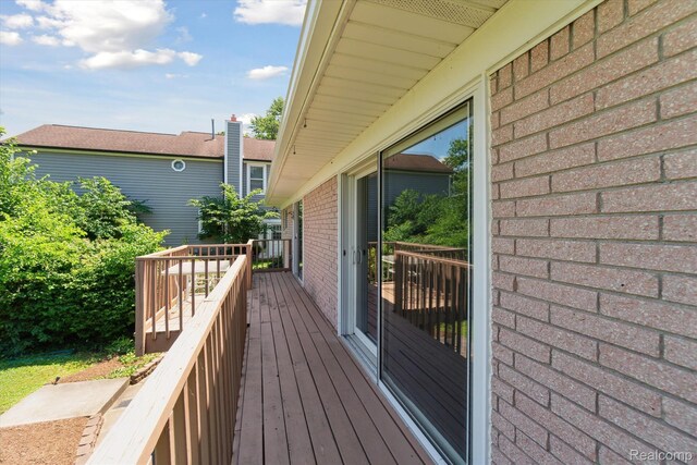 7262 Hatchery Rd, Waterford, MI 48327 - view of deck