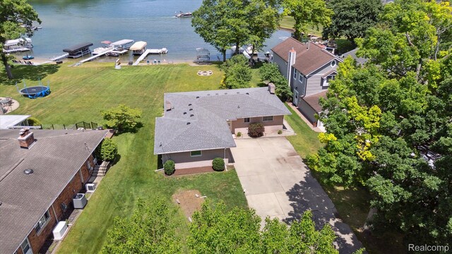 7262 Hatchery Rd, Waterford, MI 48327 - view from above of property featuring a large body of water