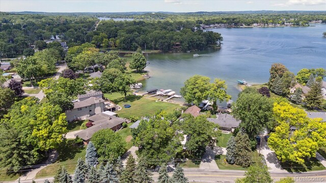 7262 Hatchery Rd, Waterford, MI 48327 - aerial view of a large body of water