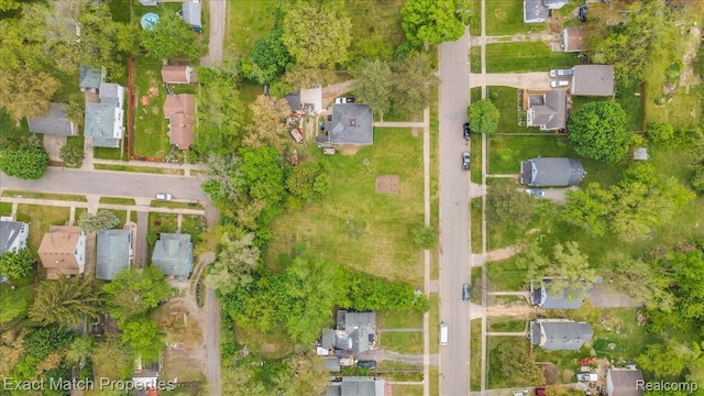 28 Stout St, Pontiac, MI 48341