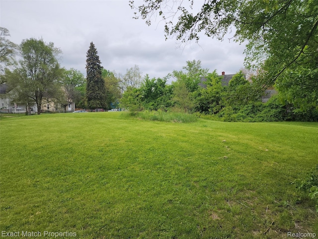 28 Stout St, Pontiac, MI 48341