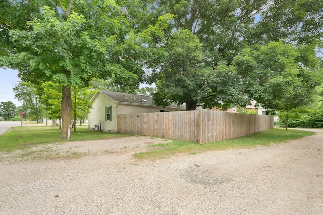 733 N Main St, Evart, MI 49631 - view of side of home