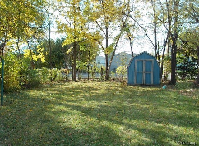 22825 Brittany Ave, Eastpointe, MI 48021 - photo 2