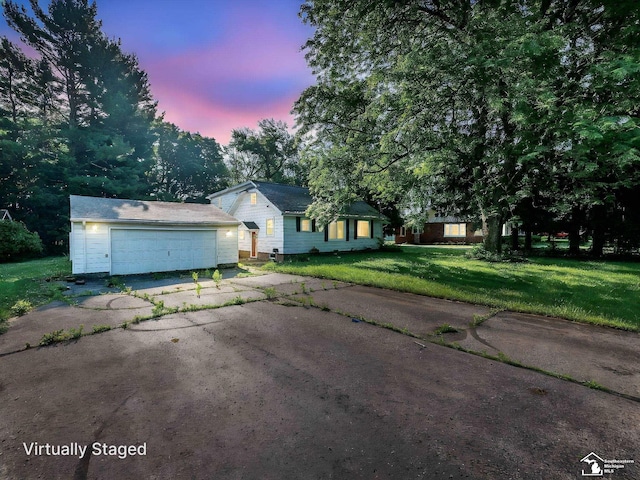3375 Clinton Way, Jackson, MI 49201 - ranch-style house with a front yard