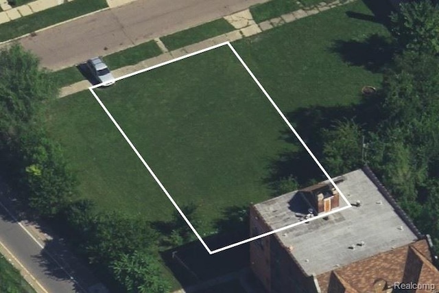 387 Tuxedo St, Highland Park, MI 48203