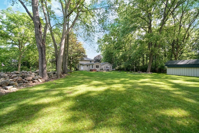 5933 Mccain Rd, Jackson, MI 49201 - view of grassy yard