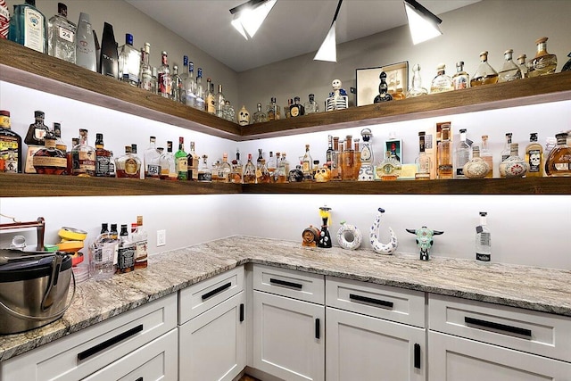 1988 Christenbury Ct, Rochester, MI 48306 - view of indoor dry bar