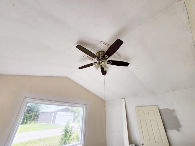730 W Mohawk Trl, White Cloud, MI 49349 - detailed view of ceiling fan
