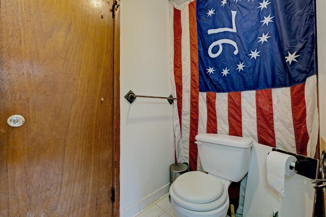 3618 Rohr Rd, Lake Orion, MI 48359 - bathroom featuring toilet and tile patterned floors