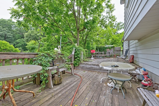 3618 Rohr Rd, Lake Orion, MI 48359 - wooden terrace featuring outdoor dining area