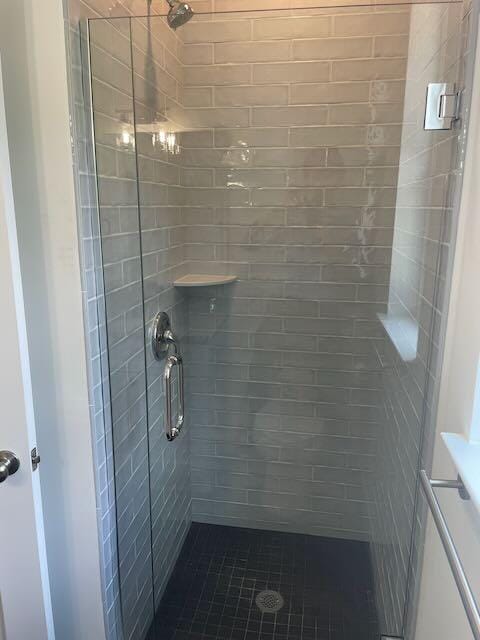 209 N 7th St, Ann Arbor, MI 48103 - full bath with a stall shower