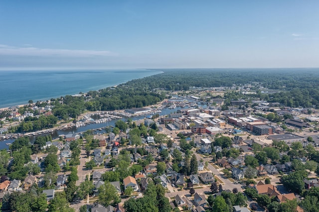 464 Kalamazoo St, South Haven, MI 49090 - aerial view of property's location with a large body of water