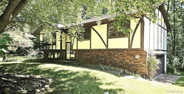 11589 Lombardy Ct, Pinckney, MI 48169 - view of grassy yard