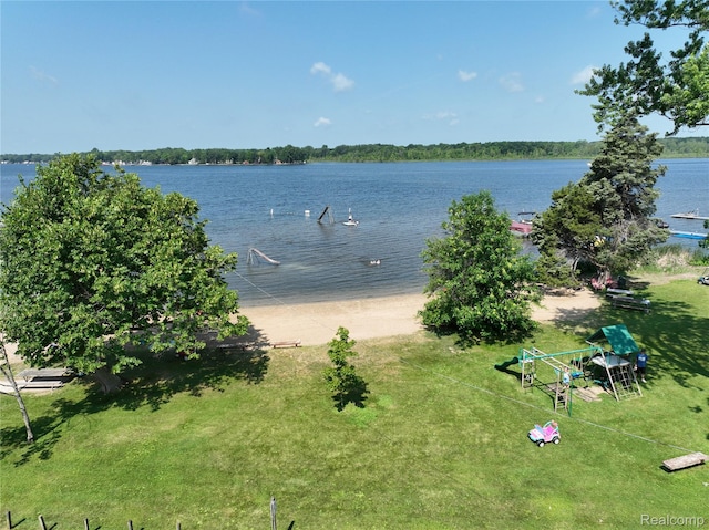 11589 Lombardy Ct, Pinckney, MI 48169 - water view