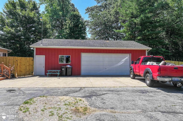 7226 Junction Rd, Frankenmuth, MI 48722 - view of garage