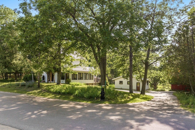 11256 S Lacore Rd, Empire, MI 49630 - photo 4