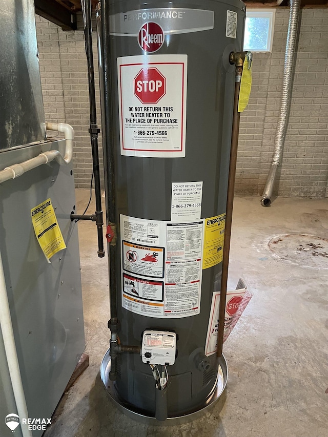 9238 Oakview Dr, Swartz Creek, MI 48473 - utility room featuring water heater