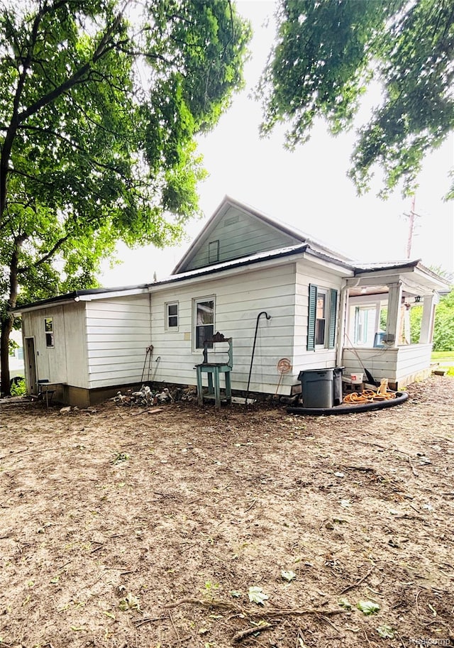 104 Park Ave, Yale, MI 48097 - back of house