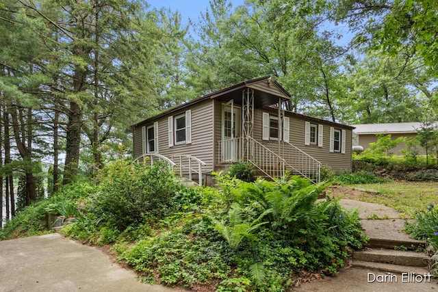 7985 Island View Dr, Newaygo, MI 49337 - view of front of property
